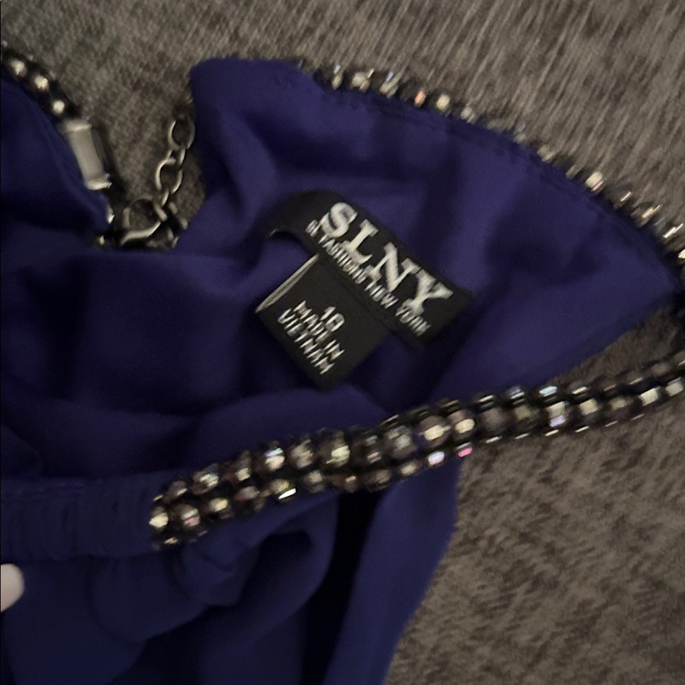 Halter Neck Layered Chiffon Shift Dress - Picture 5 of 7